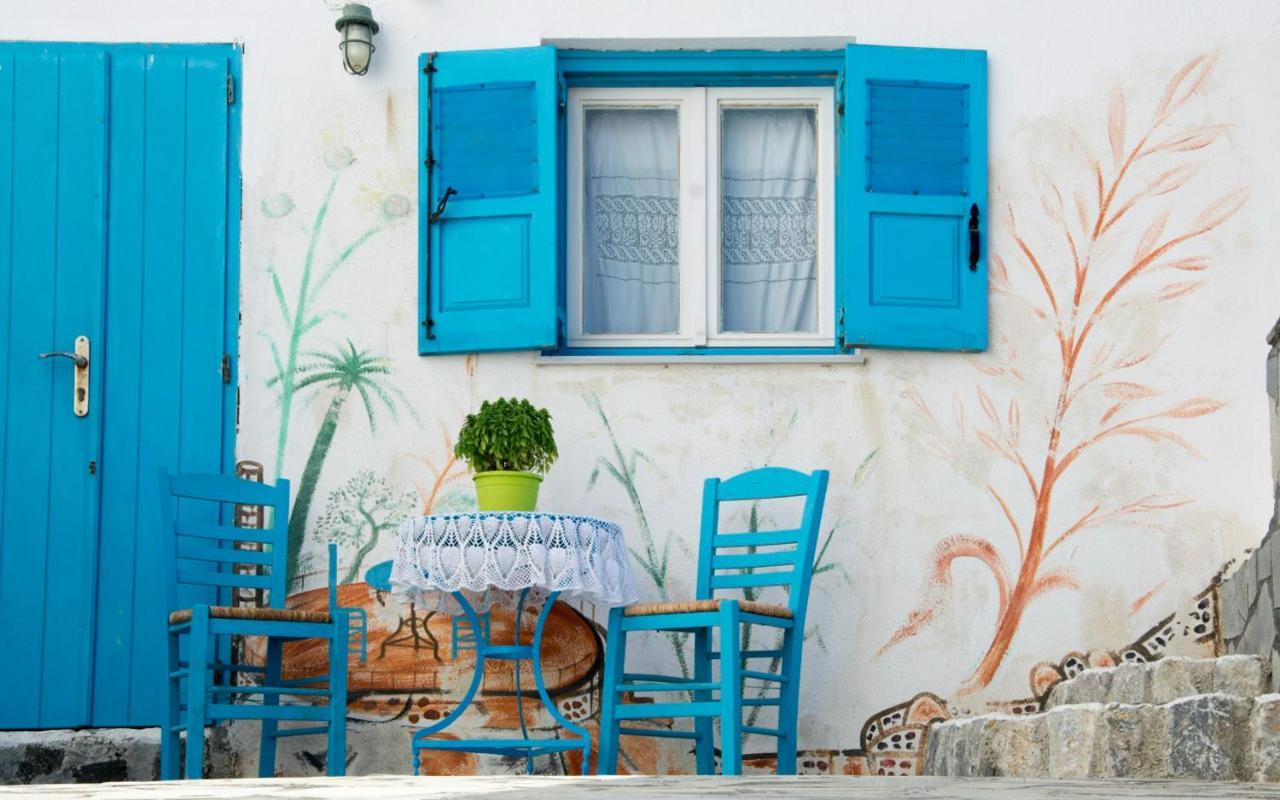 Stella's Place, Vlichada Gasthuis